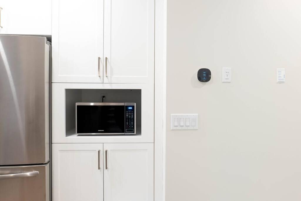 Luxury Niagara 3 Bdr Townhouse /Garageアパートメント エクステリア 写真