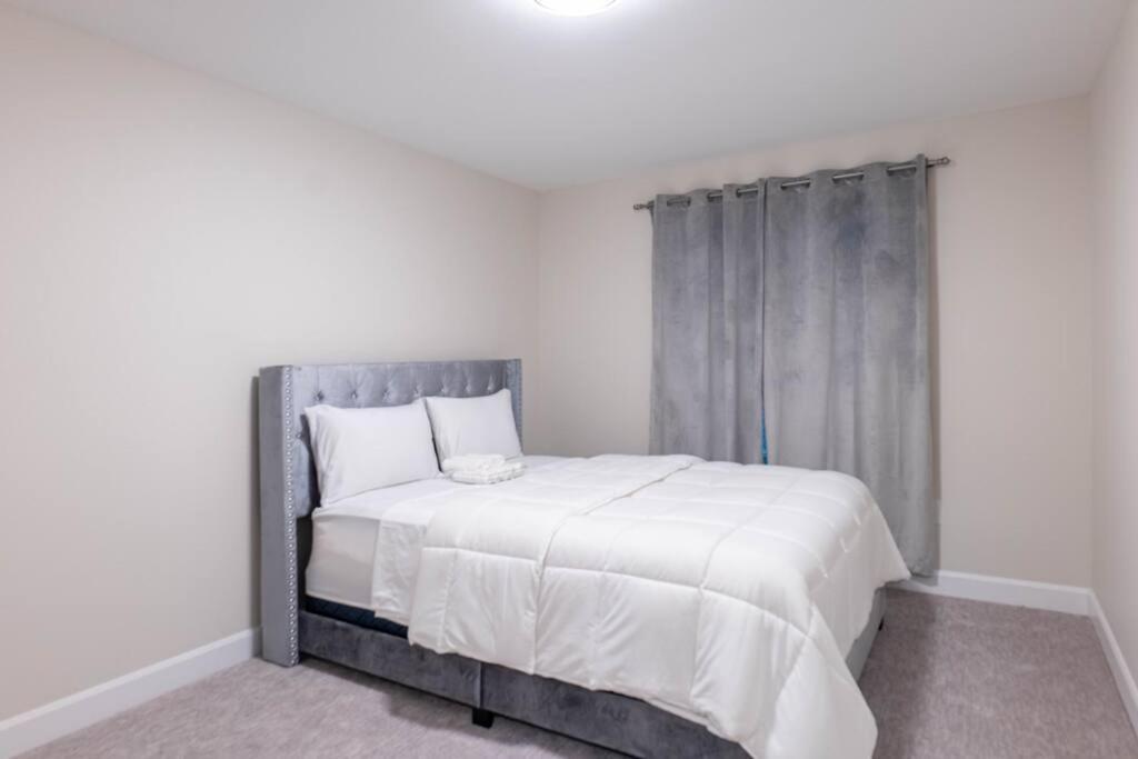 Luxury Niagara 3 Bdr Townhouse /Garageアパートメント エクステリア 写真