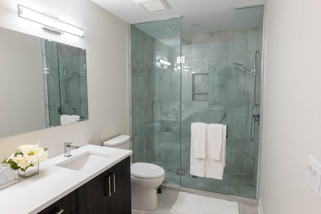 Luxury Niagara 3 Bdr Townhouse /Garageアパートメント エクステリア 写真