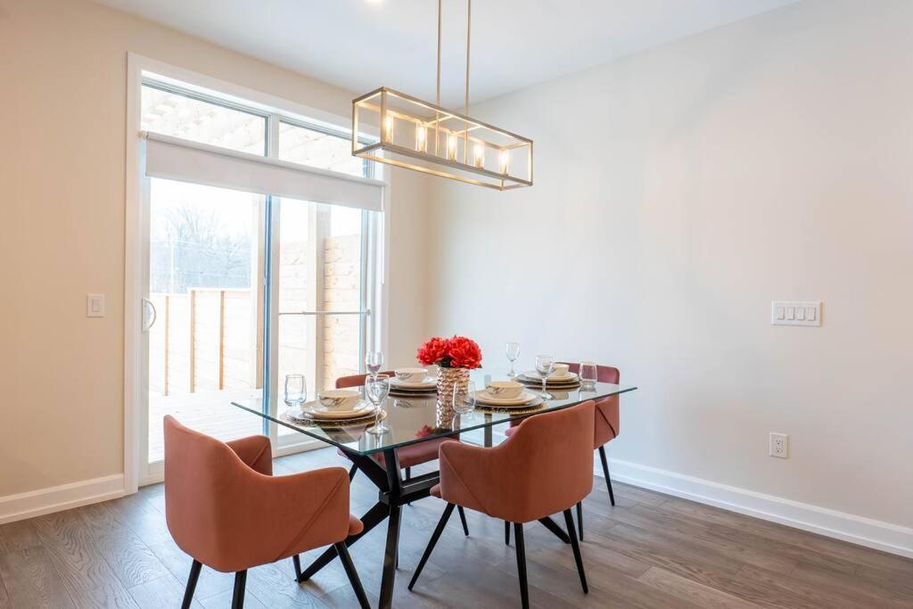 Luxury Niagara 3 Bdr Townhouse /Garageアパートメント エクステリア 写真