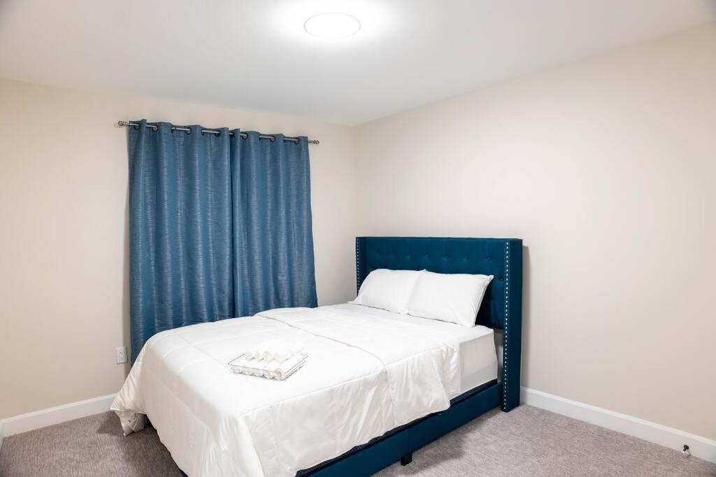 Luxury Niagara 3 Bdr Townhouse /Garageアパートメント エクステリア 写真