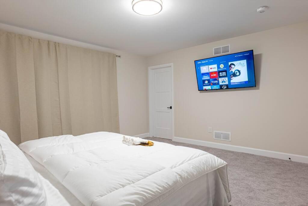 Luxury Niagara 3 Bdr Townhouse /Garageアパートメント エクステリア 写真