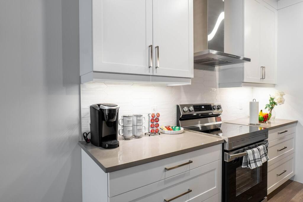 Luxury Niagara 3 Bdr Townhouse /Garageアパートメント エクステリア 写真