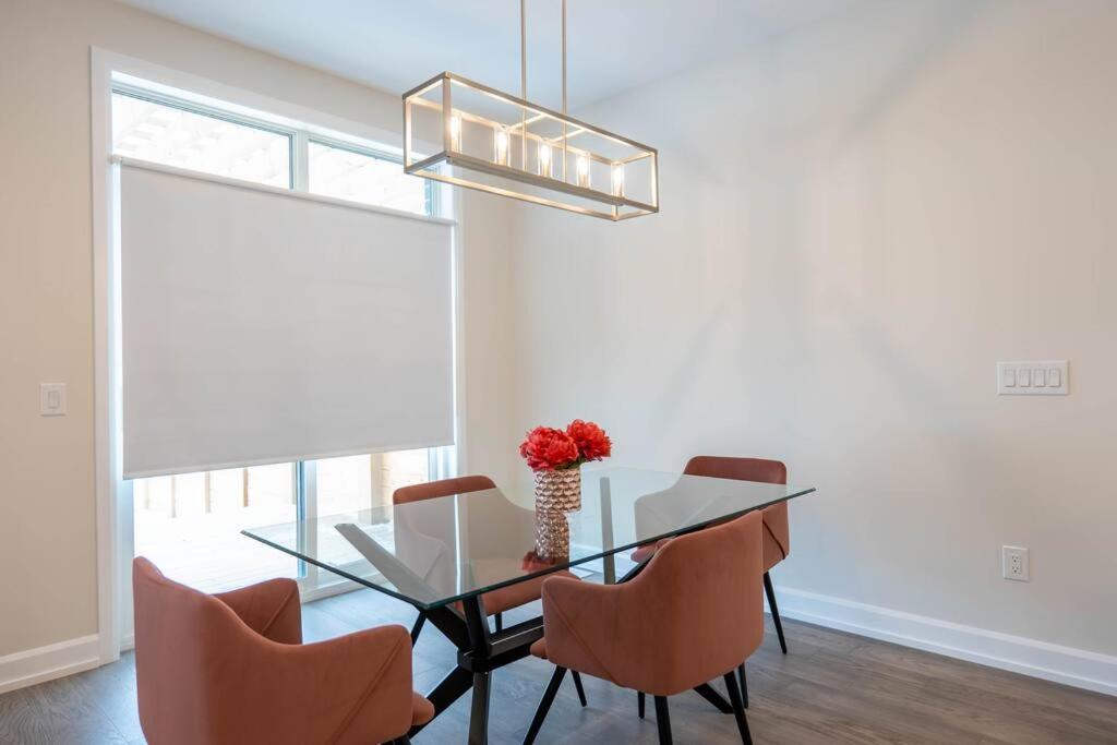 Luxury Niagara 3 Bdr Townhouse /Garageアパートメント エクステリア 写真